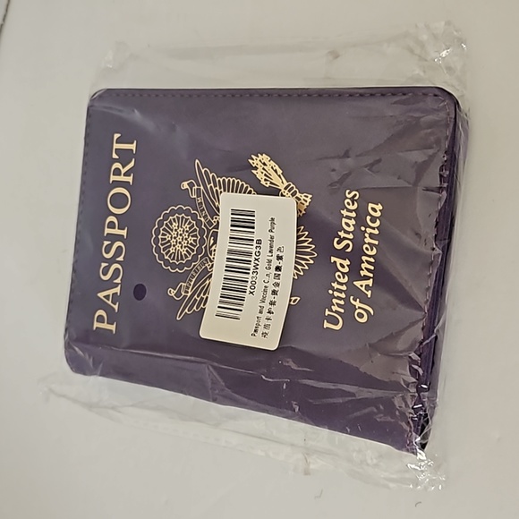 (NWT) PASSPORT HOLDER - Picture 7 of 7